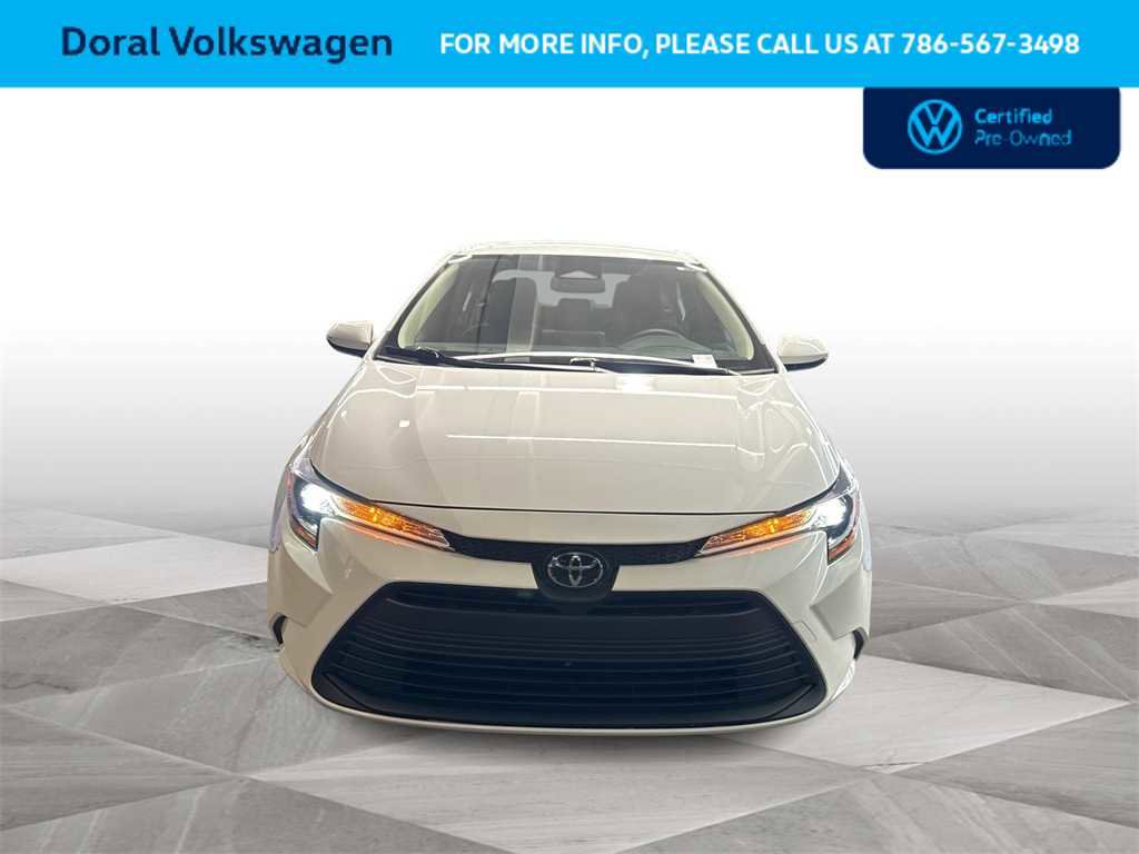 Used 2023 Toyota Corolla LE image 3