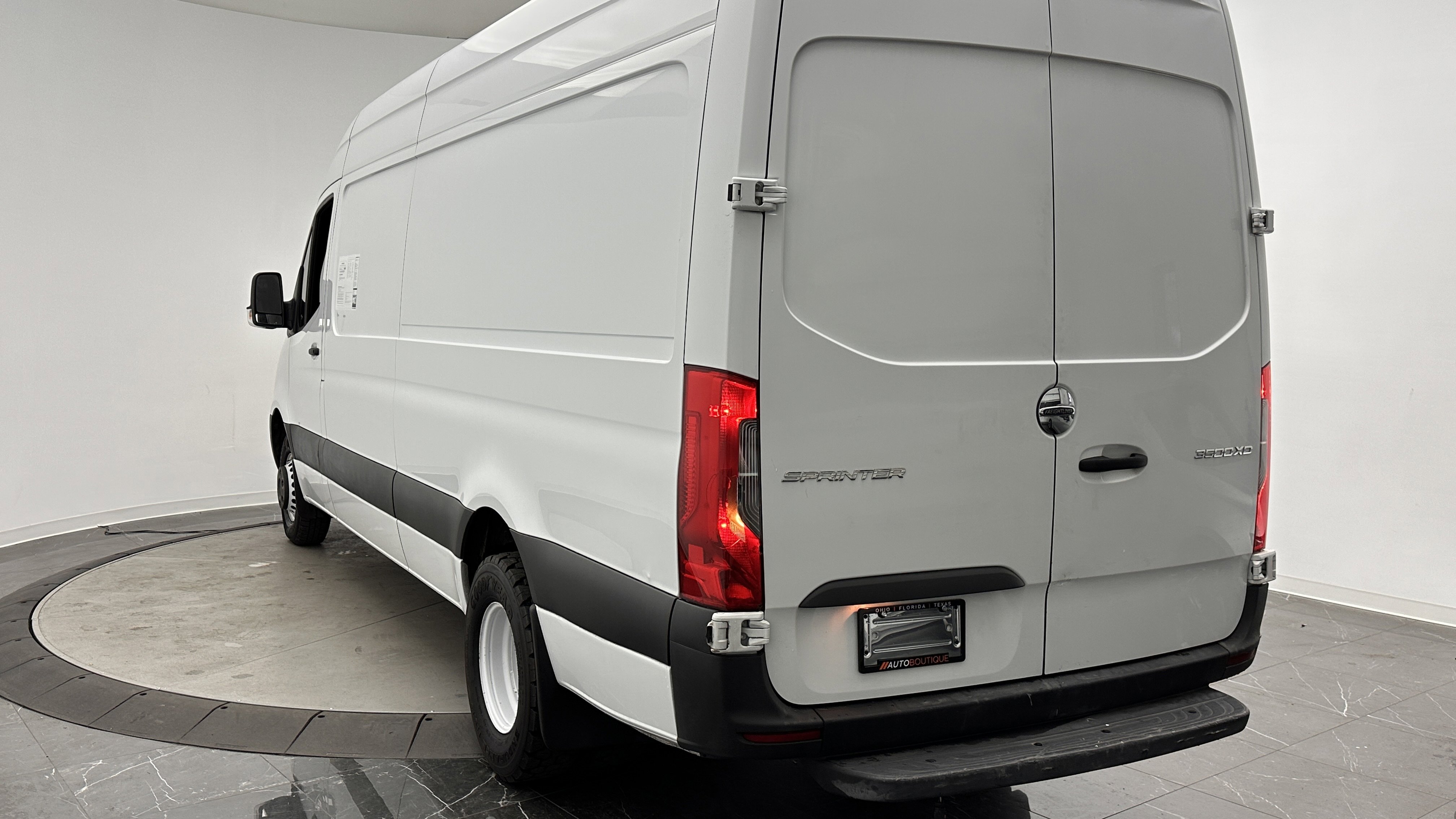 Used 2020 Freightliner Sprinter 3500 image 6