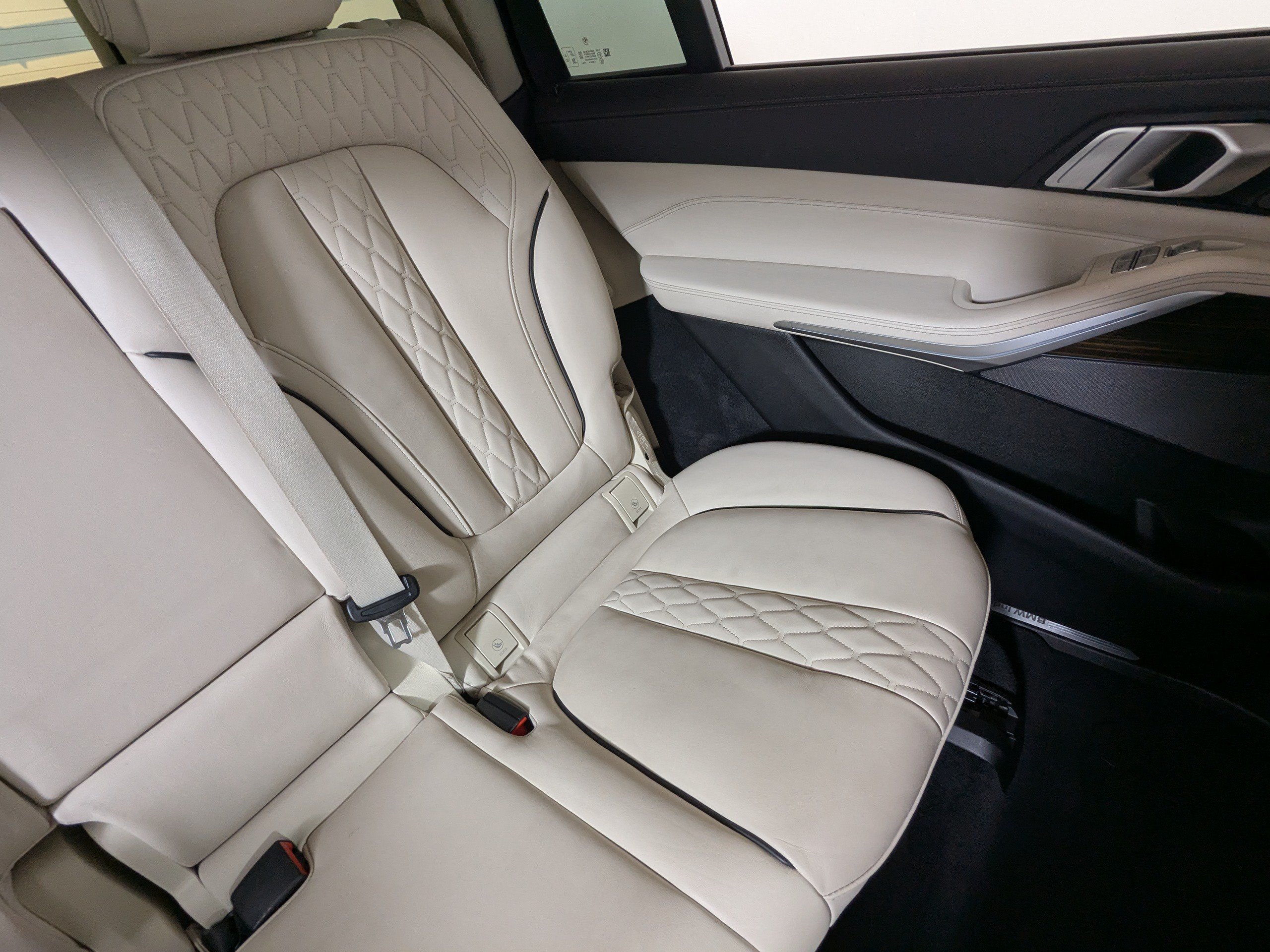 Used 2020 BMW X7 xDrive40i w/ Premium Package AWD/4WD image 17
