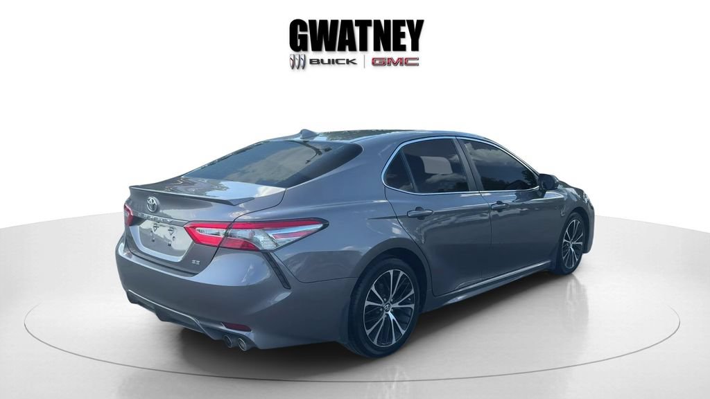 Used 2019 Toyota Camry SE FWD image 3