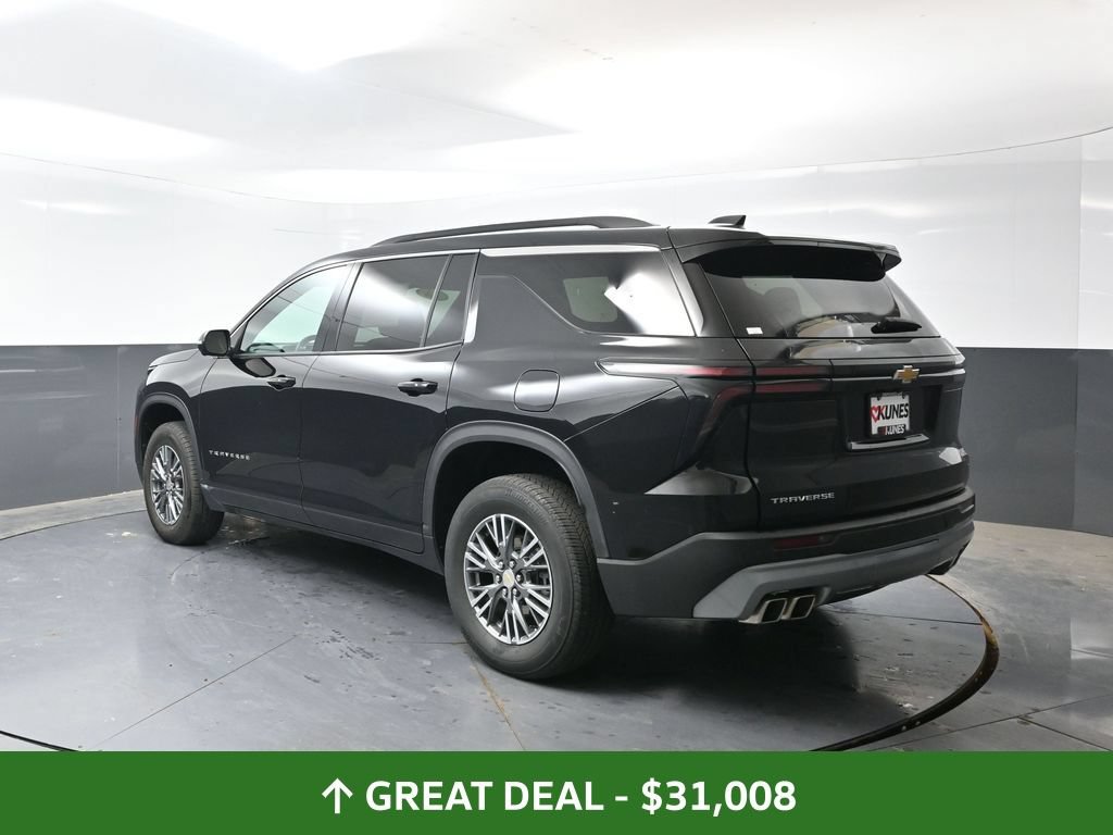 Used 2024 Chevrolet Traverse LT FWD image 12
