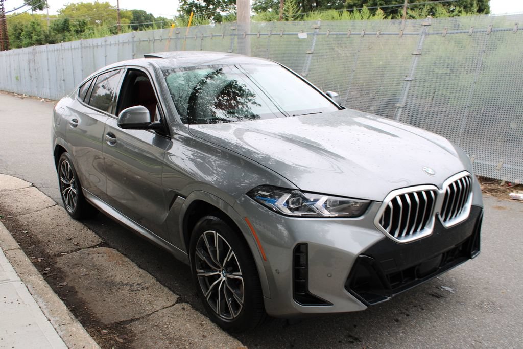 Used 2026 BMW X6 xDrive40i AWD/4WD image 4