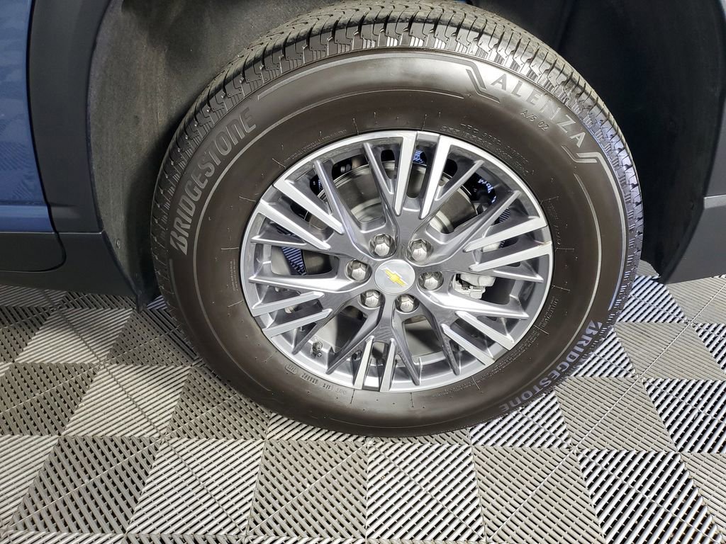 Used 2026 Chevrolet Traverse LT w/ Driver Confidence Package image 30