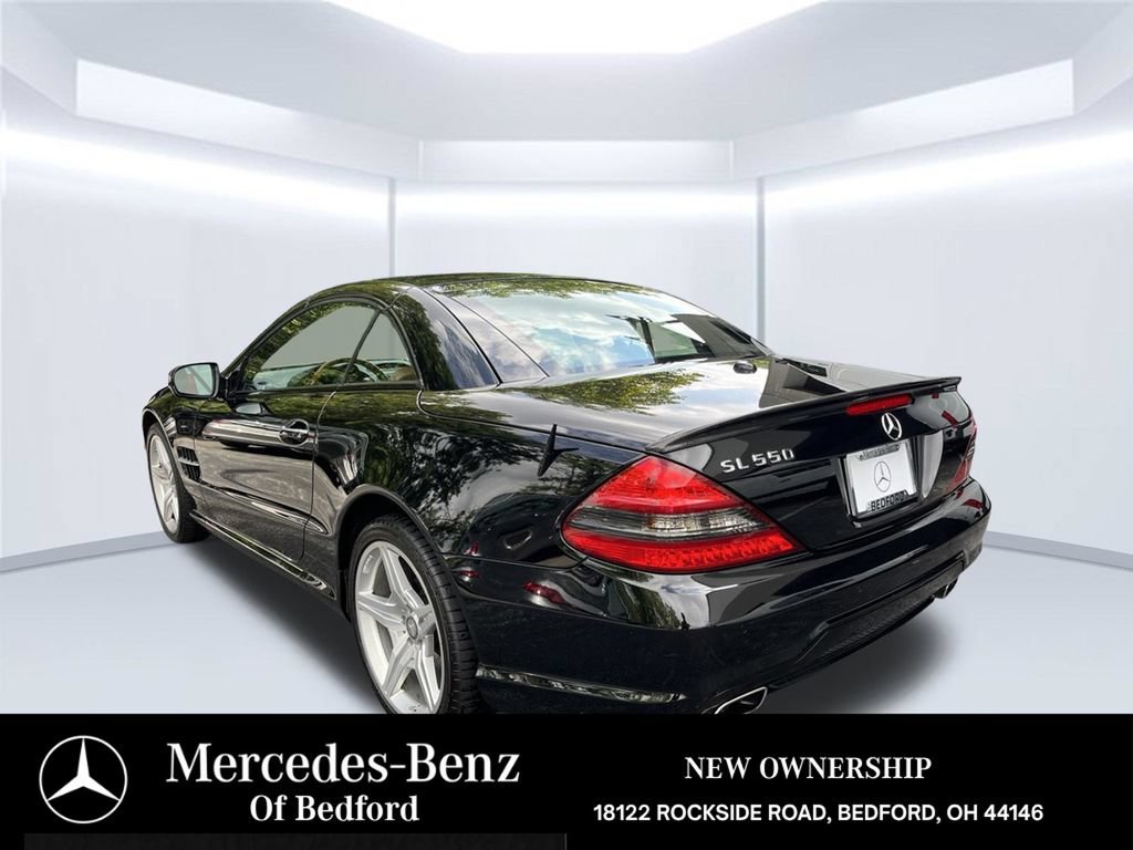 Used 2011 Mercedes-Benz SL 550 image 3
