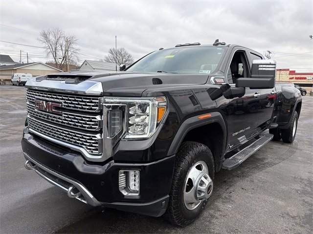 Used 2022 GMC Sierra 3500 Denali w/ Technology Package image 9