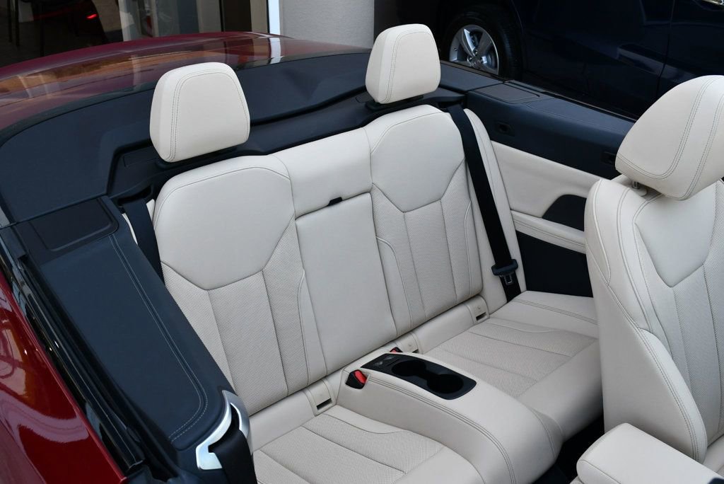Used 2025 BMW M440i Convertible RWD image 17