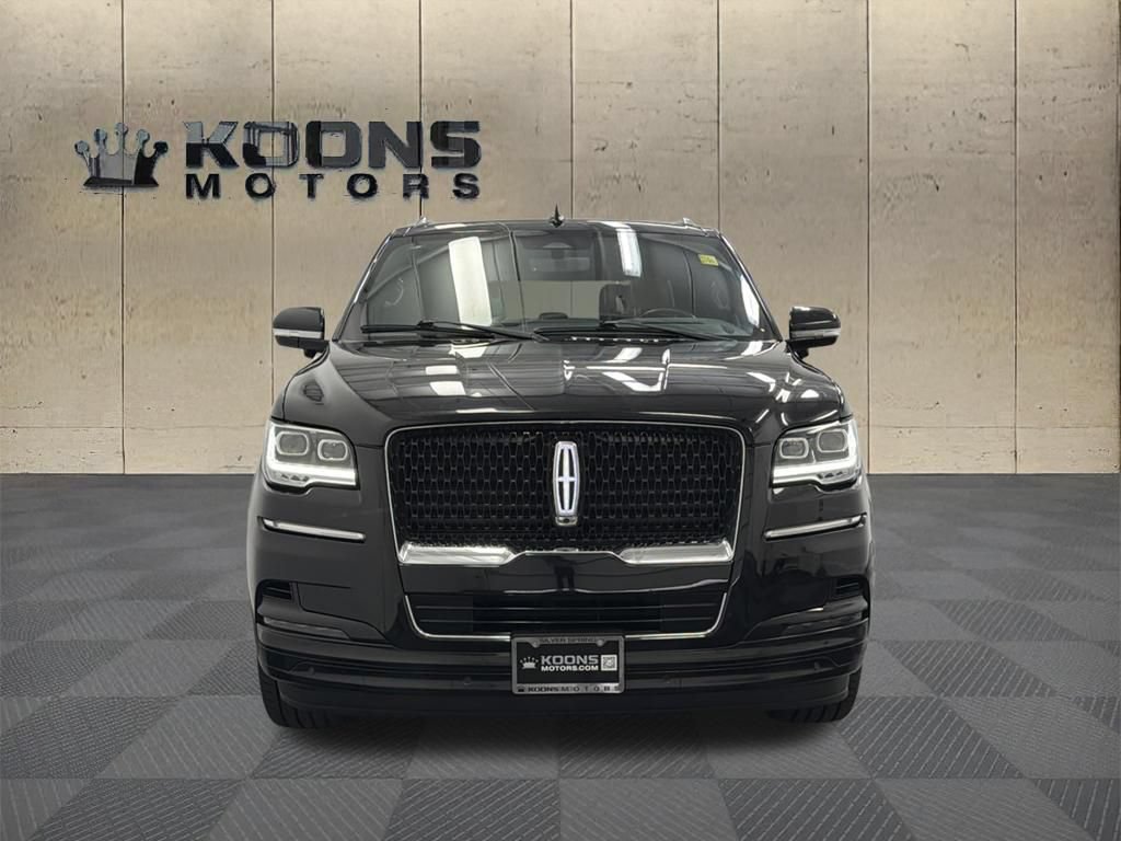 Certified 2023 Lincoln Navigator L Reserve AWD/4WD image 3