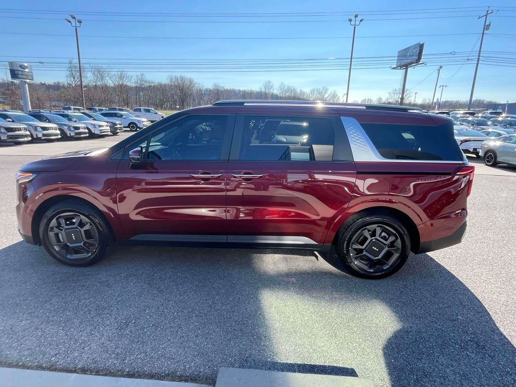 Certified 2025 Kia Carnival EX image 30