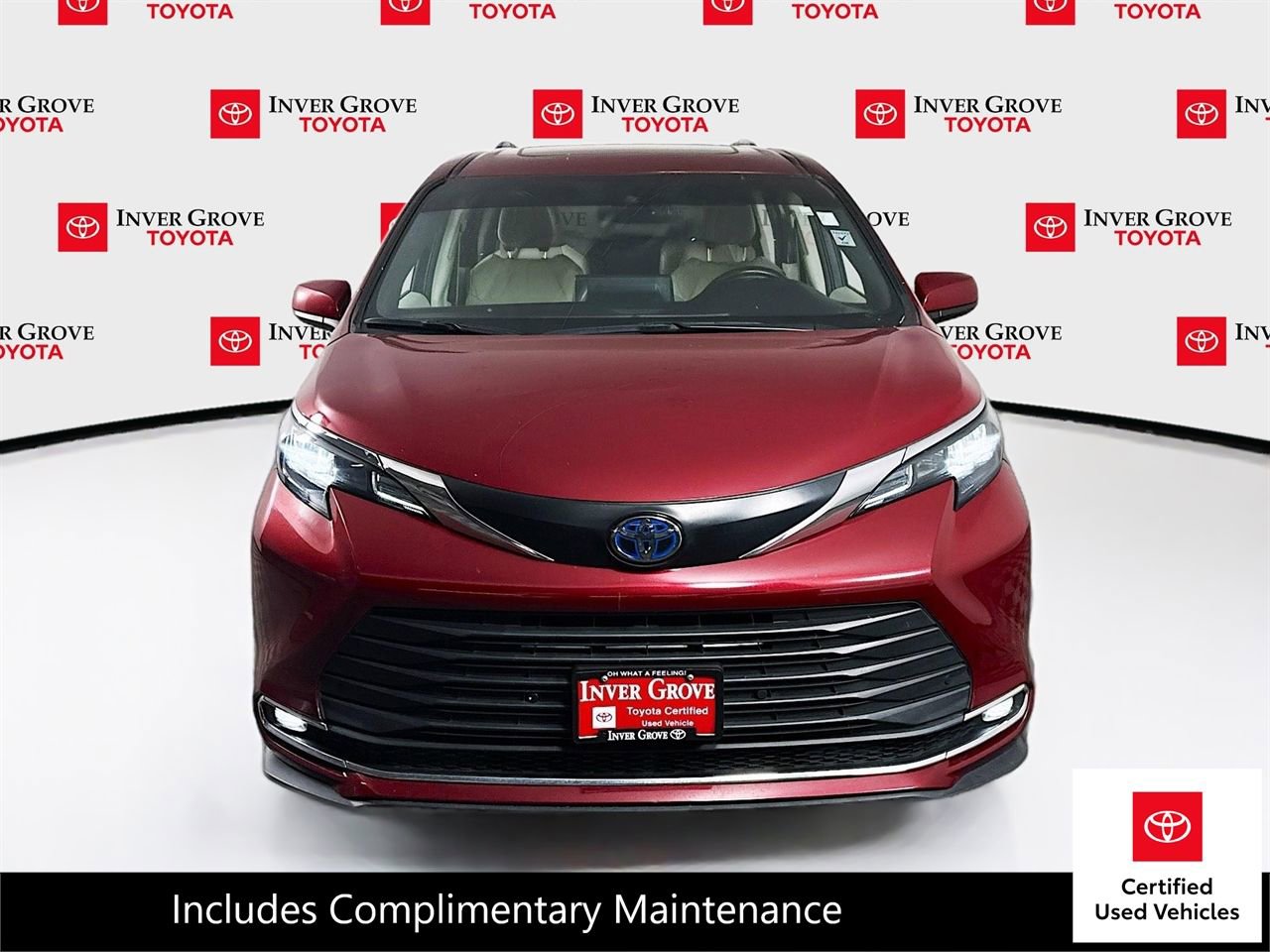 Certified 2024 Toyota Sienna XLE FWD image 2
