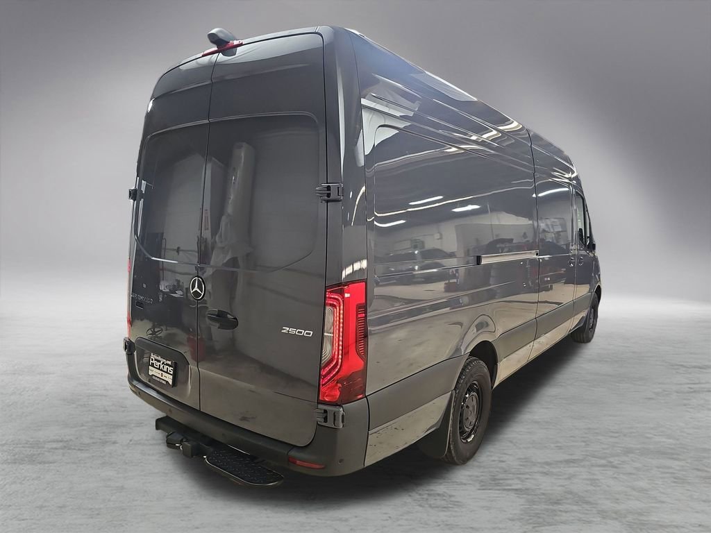 Used 2024 Mercedes-Benz Sprinter 2500 image 7