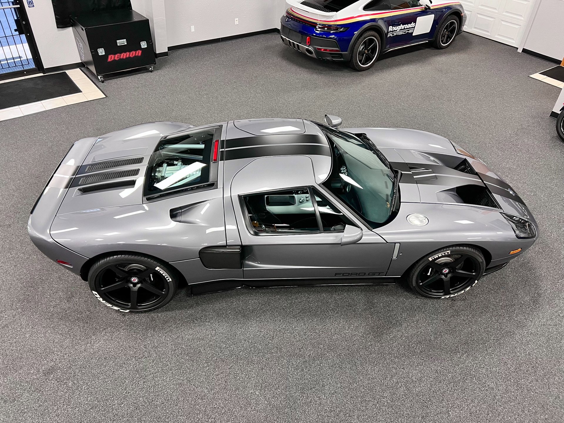 Used 2006 Ford GT RWD image 8
