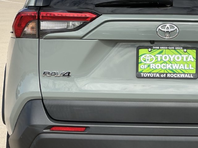 Used 2023 Toyota RAV4 XLE Premium FWD image 5