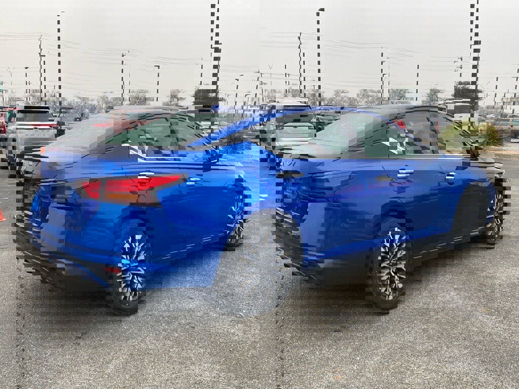 Used 2025 Nissan Altima 2.5 SV image 5