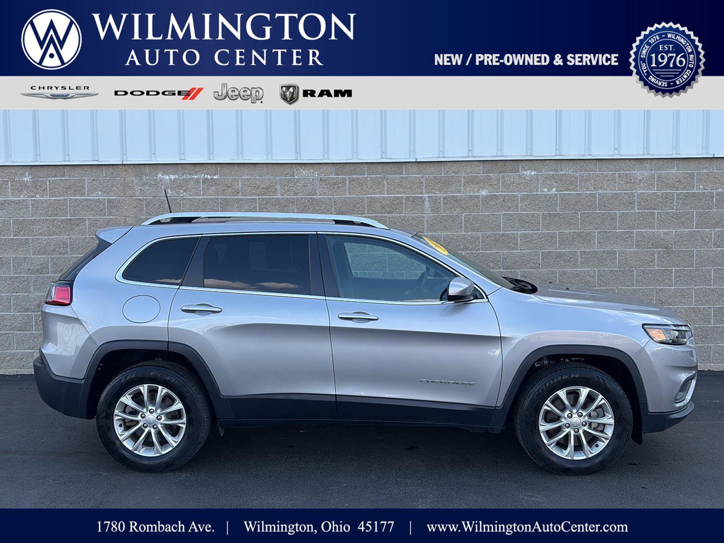 Used 2019 Jeep Cherokee Latitude w/ Cold Weather Group AWD/4WD image 1