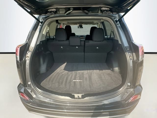 Used 2017 Toyota RAV4 XLE w/ Carpet Mat Package AWD/4WD image 26