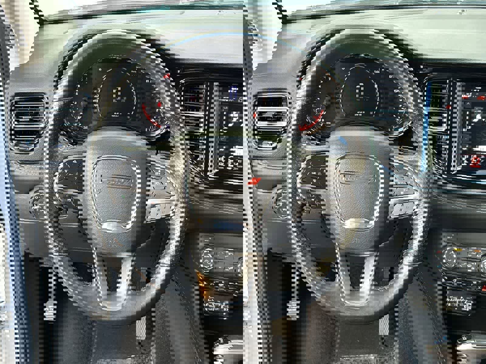 Used 2022 Dodge Durango SXT image 18