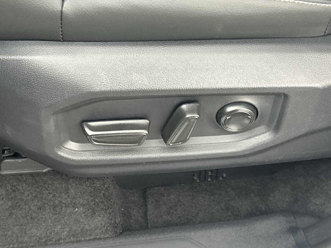 New 2026 Toyota Tundra Limited AWD/4WD image 19
