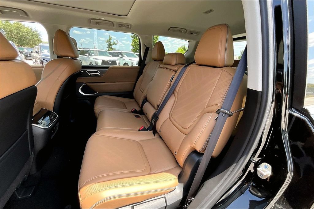New 2027 INFINITI QX80 Luxe RWD image 14