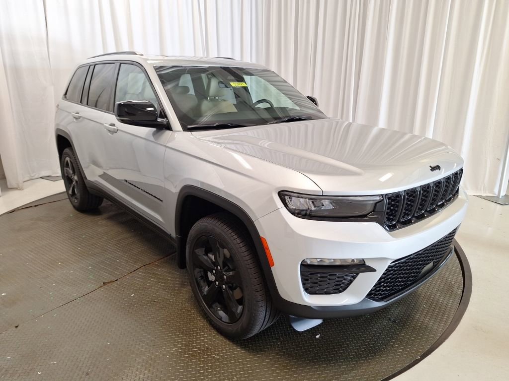 New 2025 Jeep Grand Cherokee Limited w/ Black Appearance Package image 22