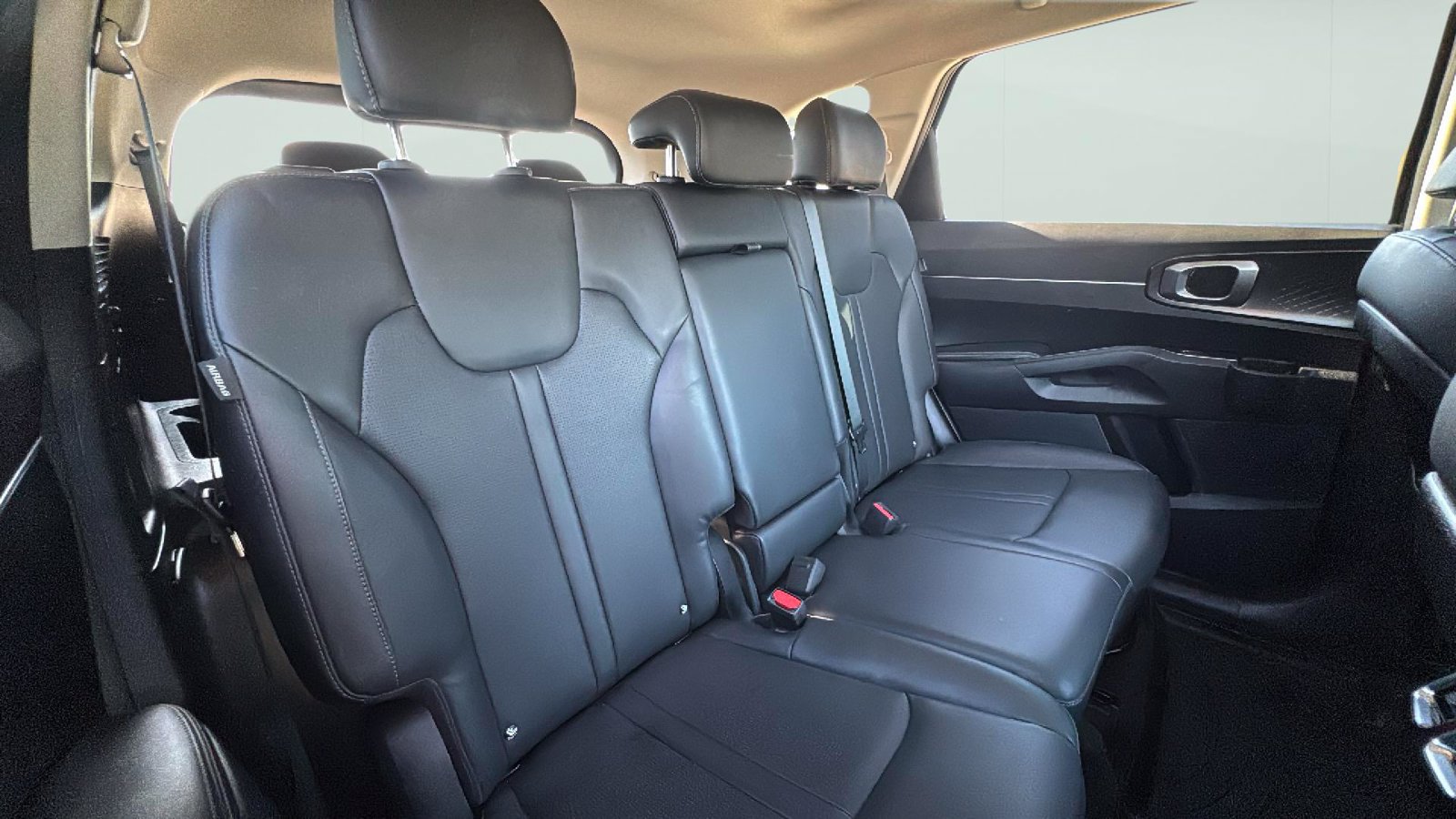 Used 2025 Kia Sorento S w/ Panoramic Sunroof Package FWD image 26