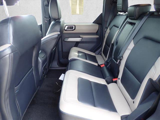 Used 2023 Ford Bronco Wildtrak image 8