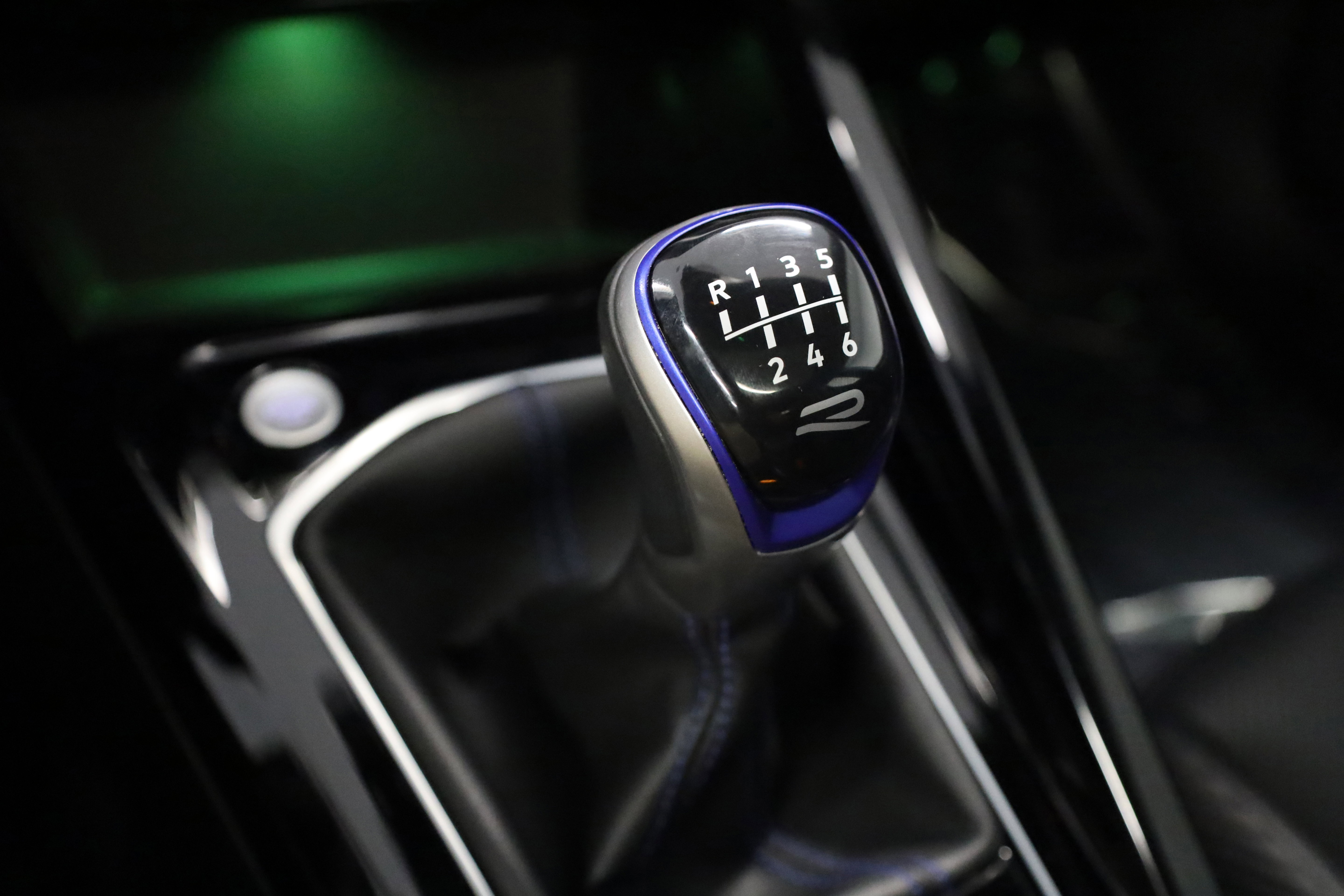 Used 2024 Volkswagen Golf R image 30