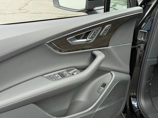 New 2025 Audi Q7 3.0T Prestige image 11