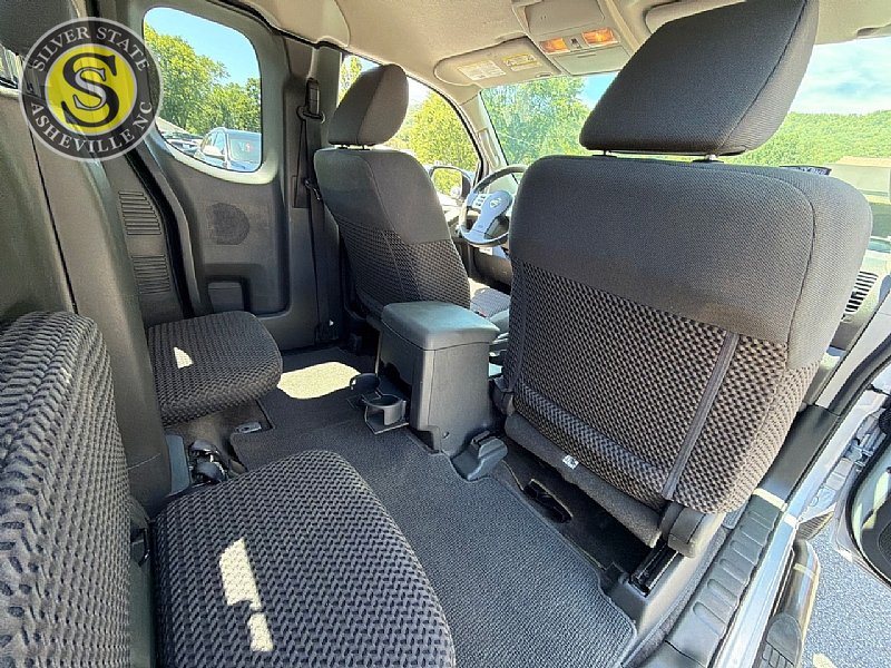 Used 2015 Nissan Frontier SV AWD/4WD image 22