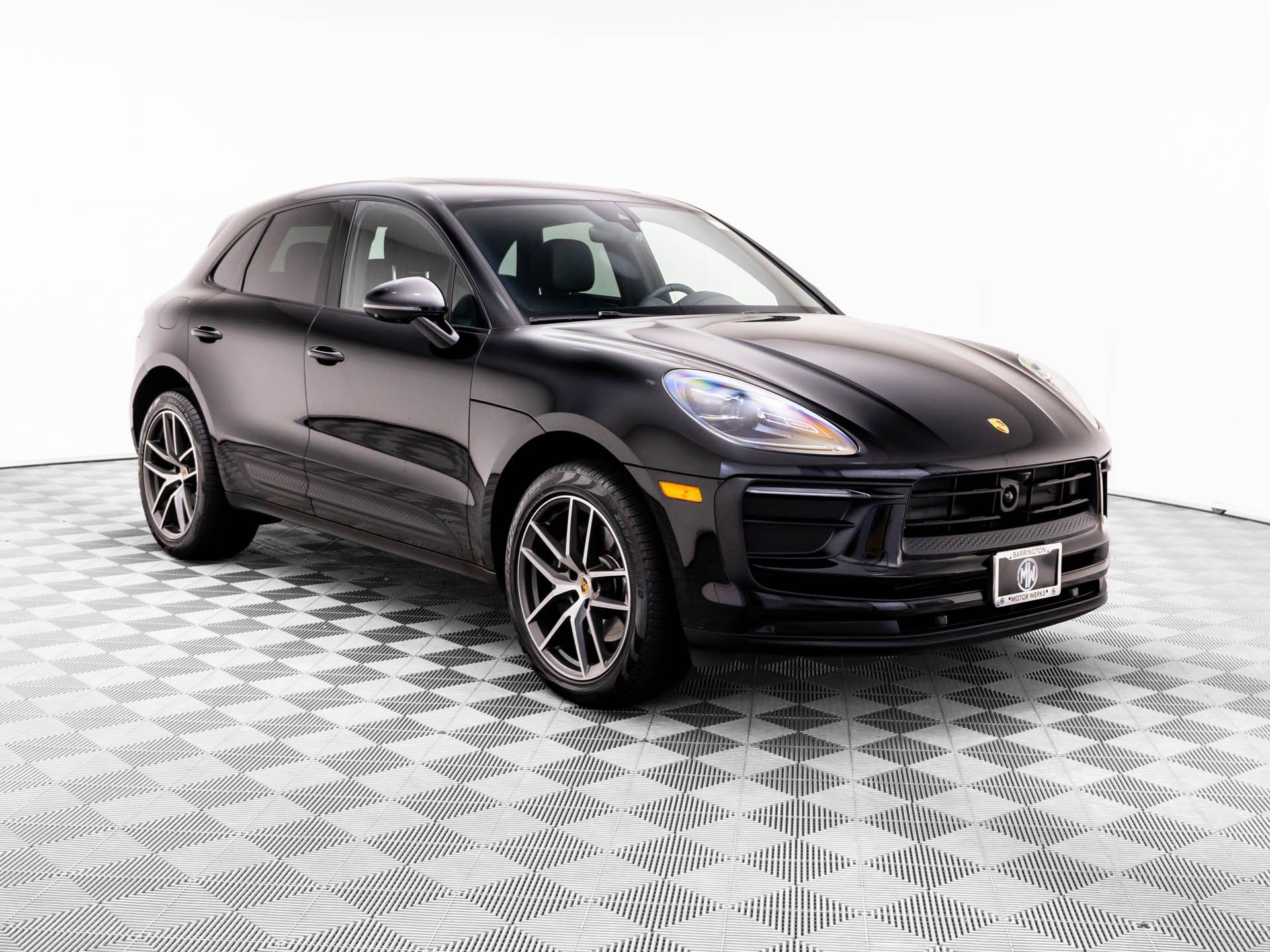 Used 2026 Porsche Macan AWD/4WD image 6