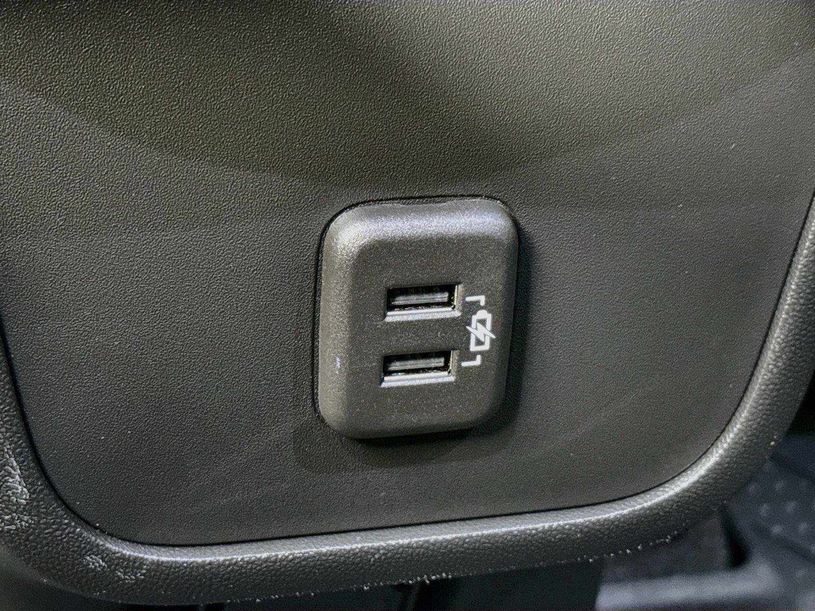 Used 2022 Chevrolet Equinox RS w/ RS Leather Package FWD image 41