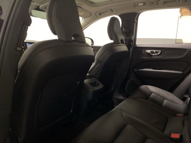 Used 2025 Volvo XC60 B5 Plus image 19