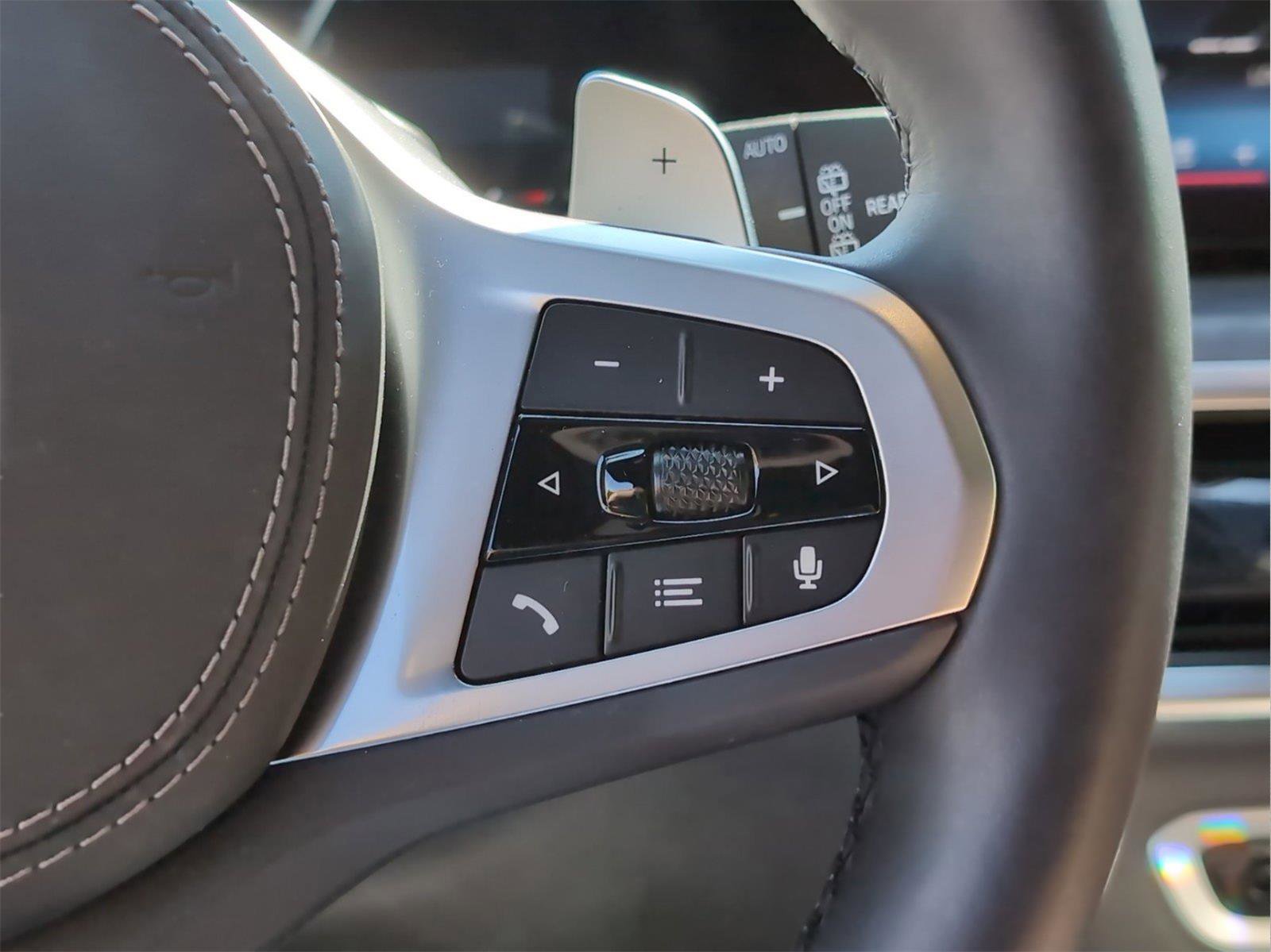 Used 2025 BMW X7 xDrive40i w/ Executive Package image 28