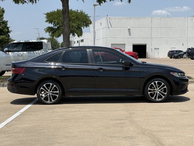 Used 2025 Volkswagen Jetta Sport FWD image 3