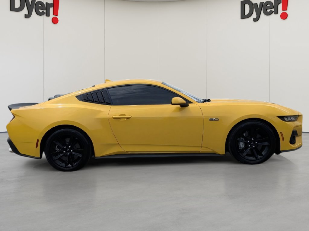 Used 2024 Ford Mustang GT RWD image 3