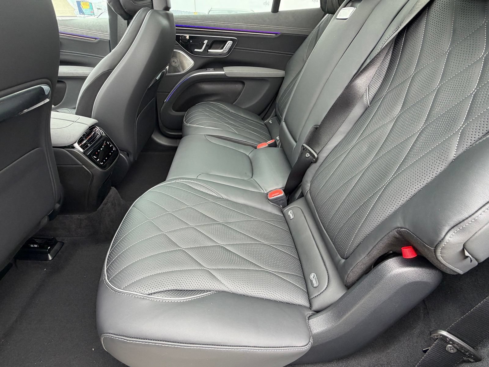 New 2026 Mercedes-Benz EQS 550 4MATIC SUV image 27