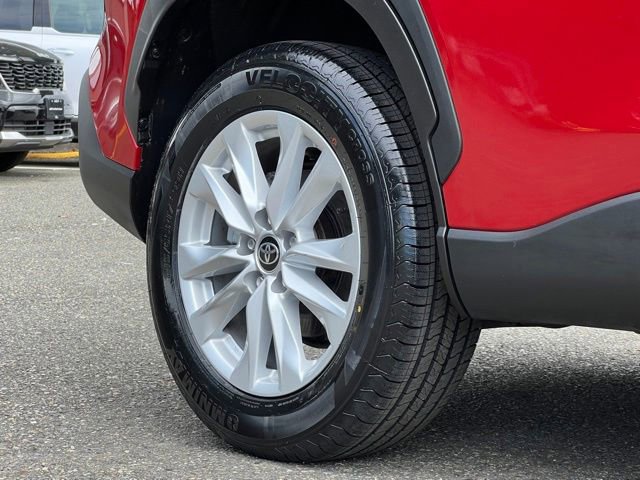 Used 2022 Toyota Corolla Cross LE AWD/4WD image 2