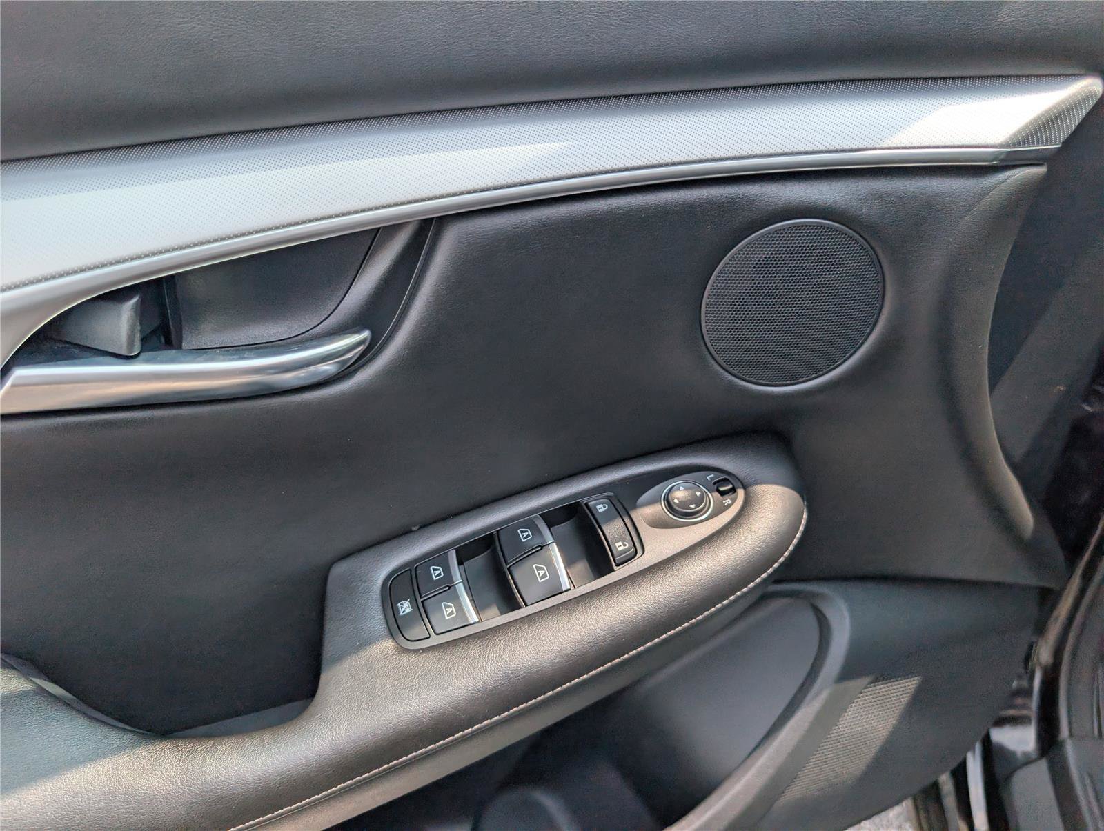 Used 2019 INFINITI QX50 Luxe AWD/4WD image 21