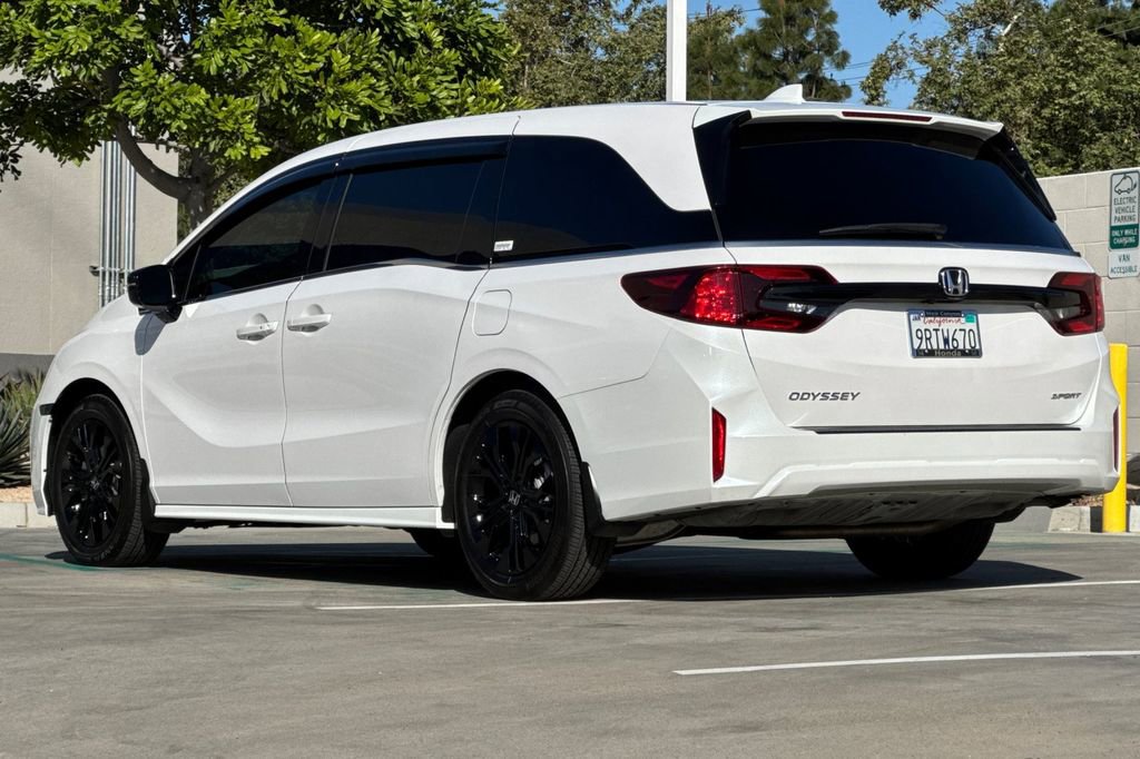 Certified 2025 Honda Odyssey Sport-L image 3