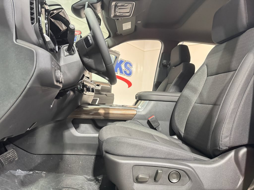 New 2026 Chevrolet Silverado 2500 LT w/ Trail Boss Package AWD/4WD image 8