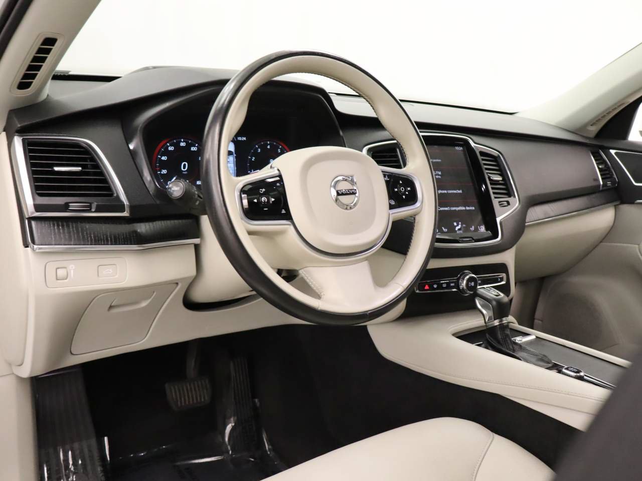 Used 2020 Volvo XC90 T6 Momentum w/ Protection Package Premier AWD/4WD image 14