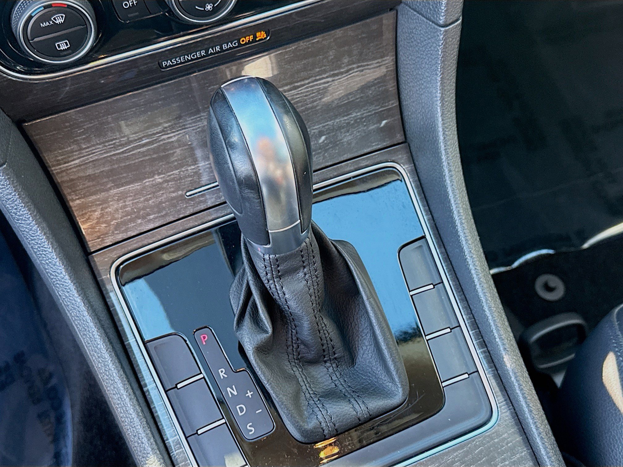 Used 2016 Volkswagen Passat 1.8T SE image 15