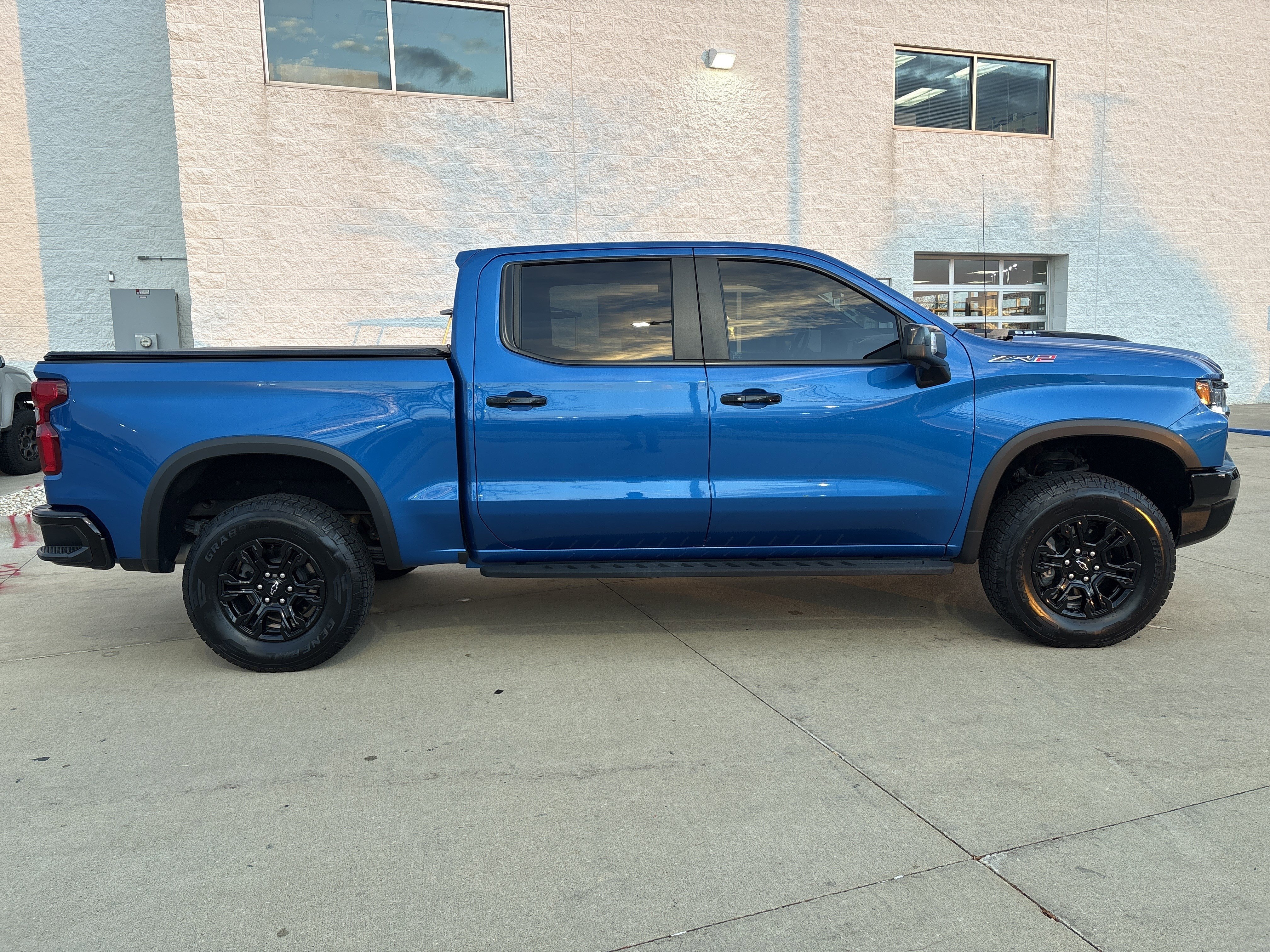 Used 2022 Chevrolet Silverado 1500 ZR2 w/ Technology Package image 8