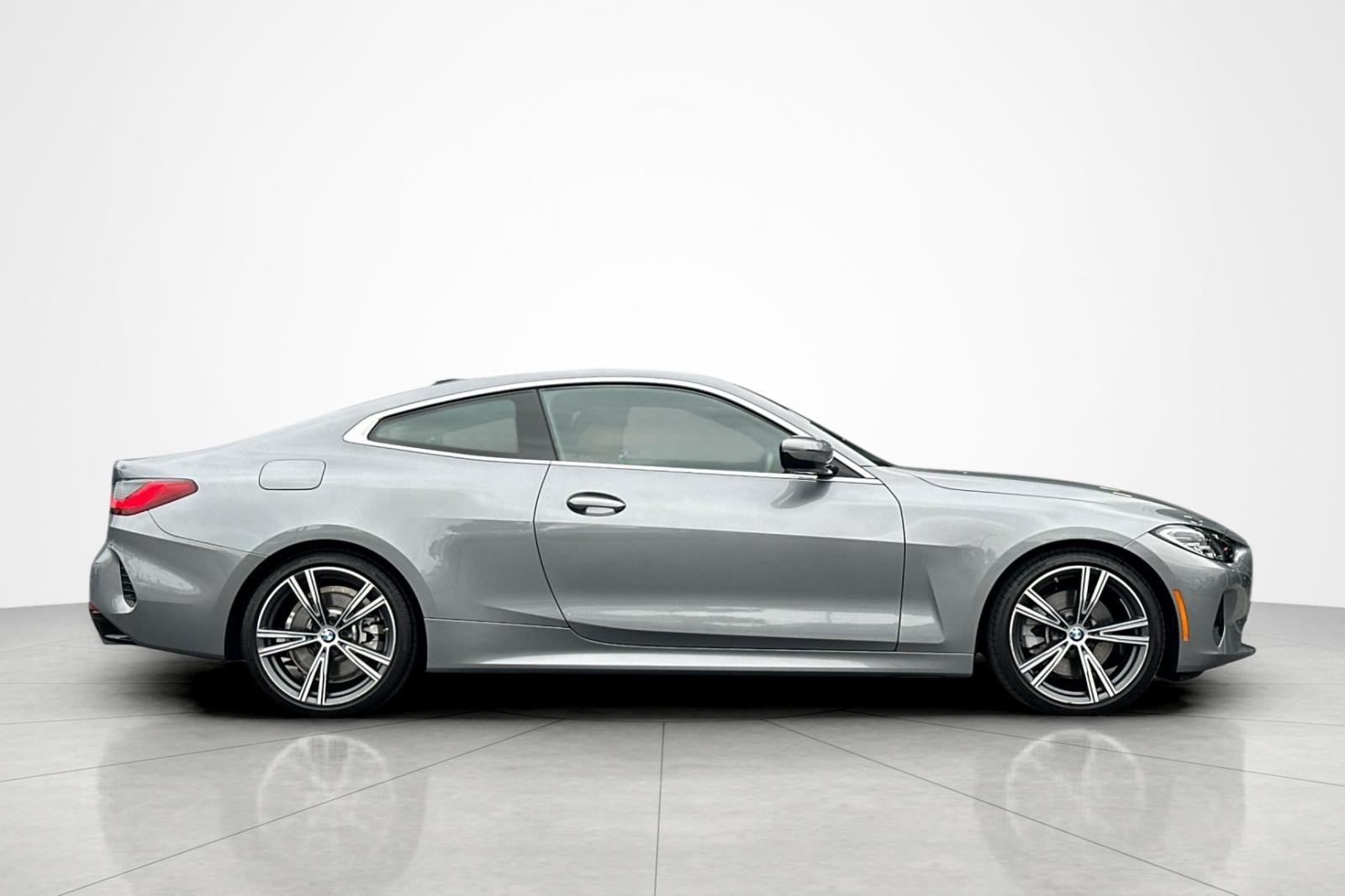 Used 2024 BMW 430i Coupe w/ Convenience Package RWD image 6