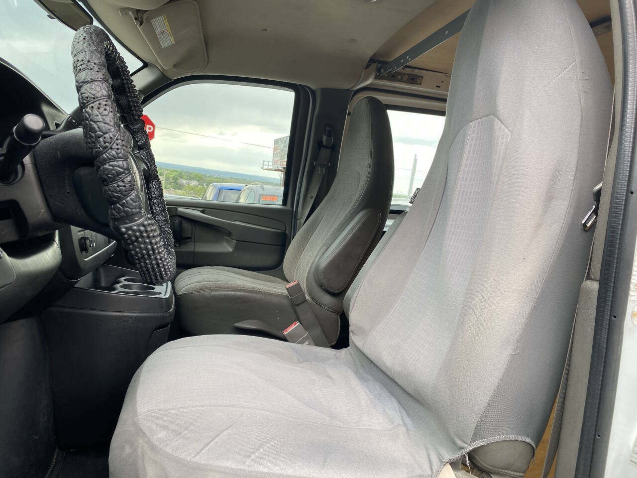 Used 2015 GMC Savana 2500 RWD image 11
