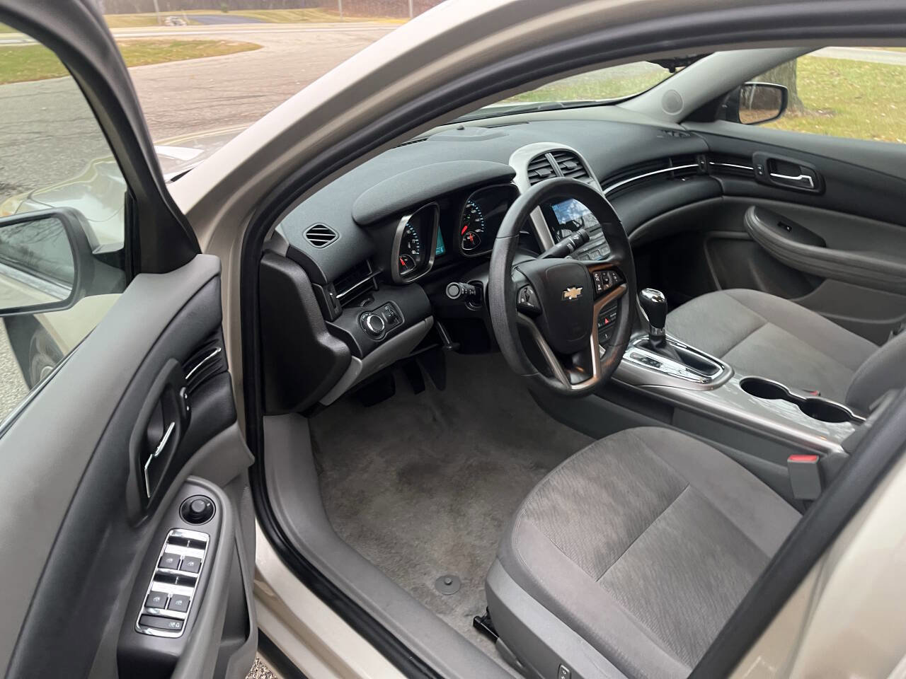 Used 2013 Chevrolet Malibu LS w/ Protection Package image 12