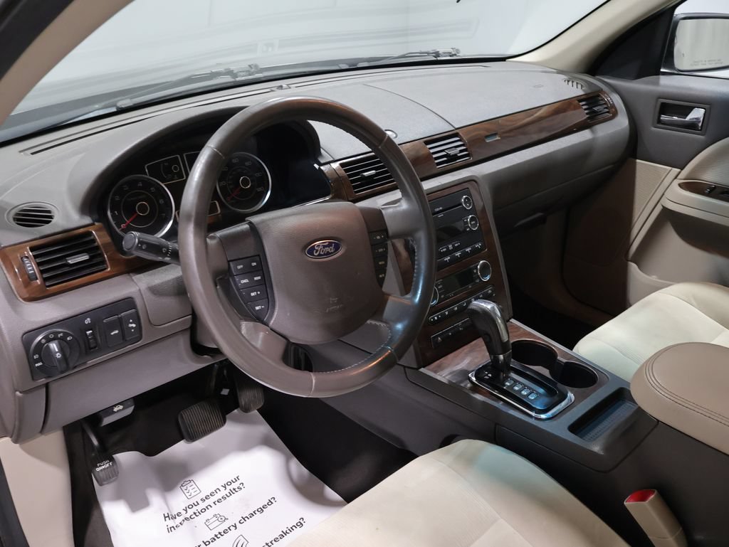 Used 2008 Ford Taurus SEL FWD image 16