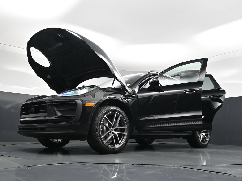 New 2026 Porsche Macan AWD/4WD image 35