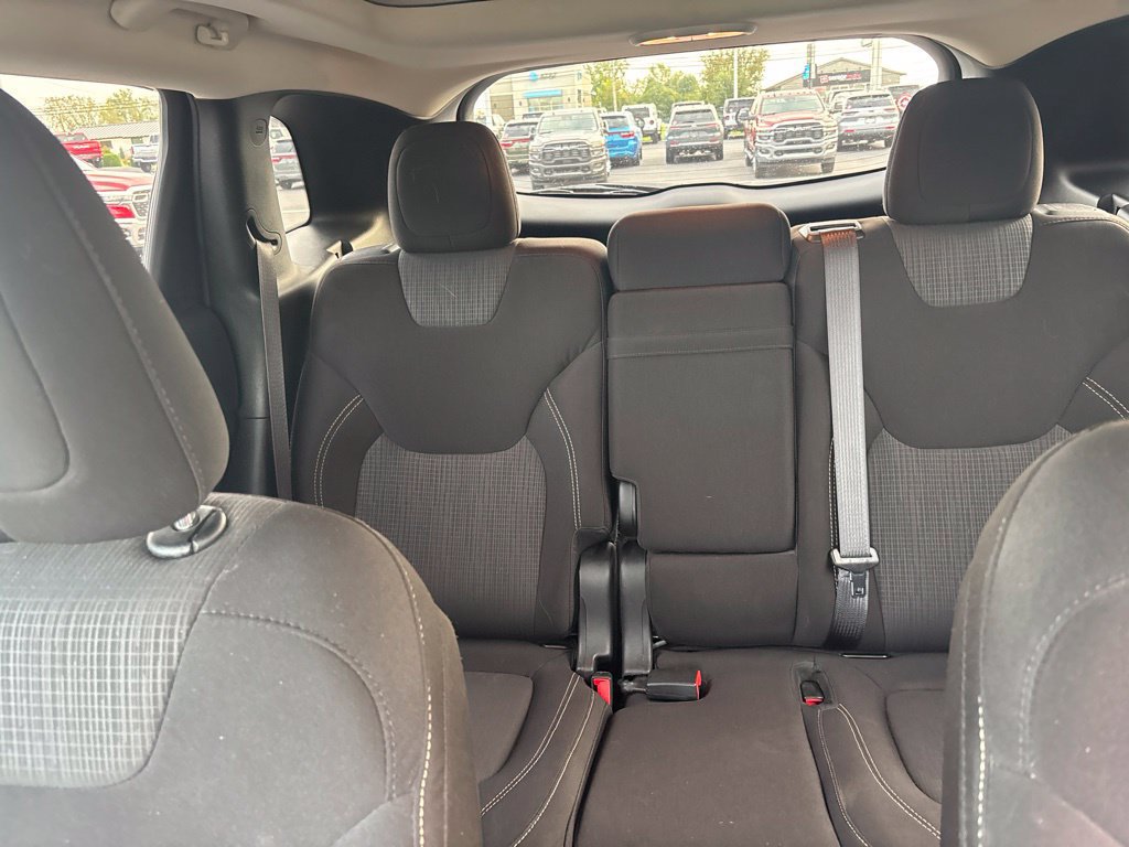 Used 2015 Jeep Cherokee Latitude w/ Comfort/Convenience Group AWD/4WD image 26