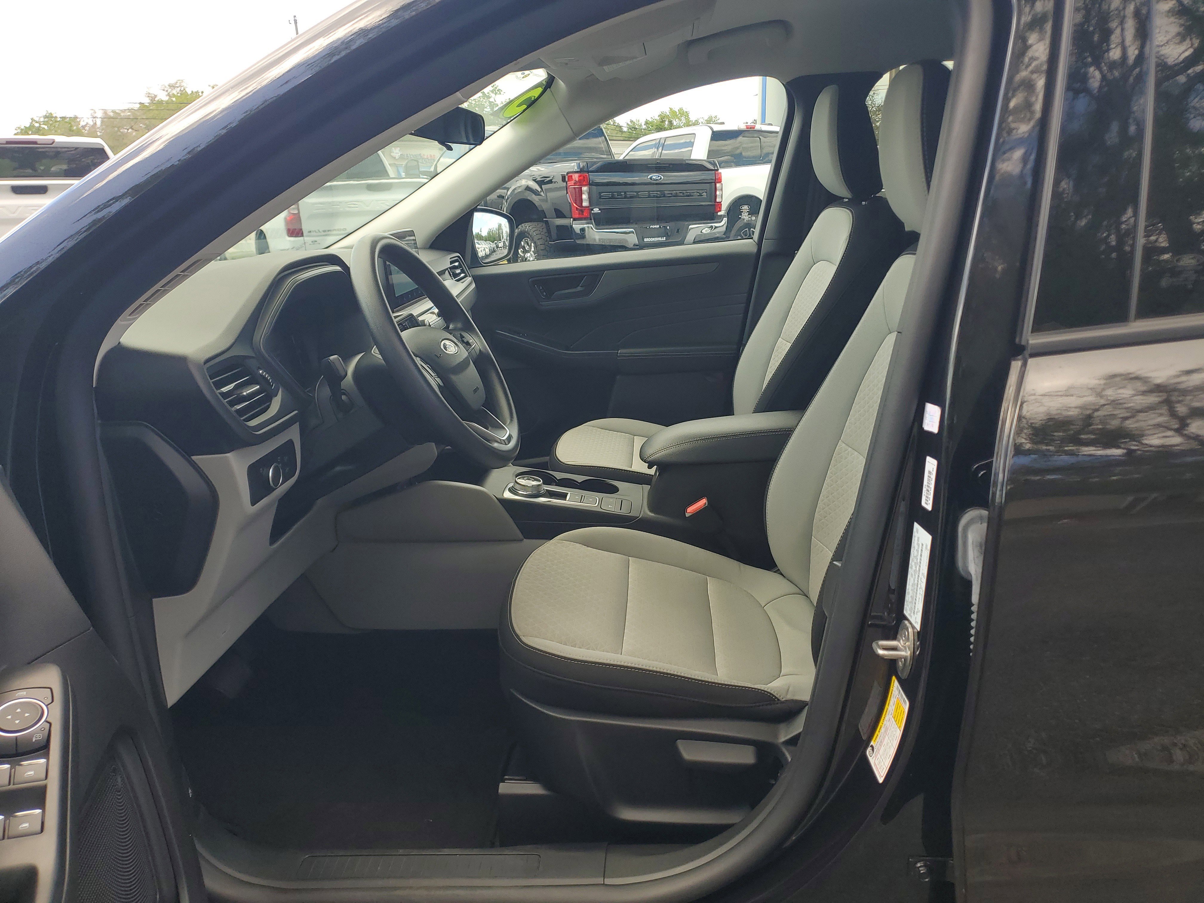 Used 2025 Ford Escape Active FWD image 17