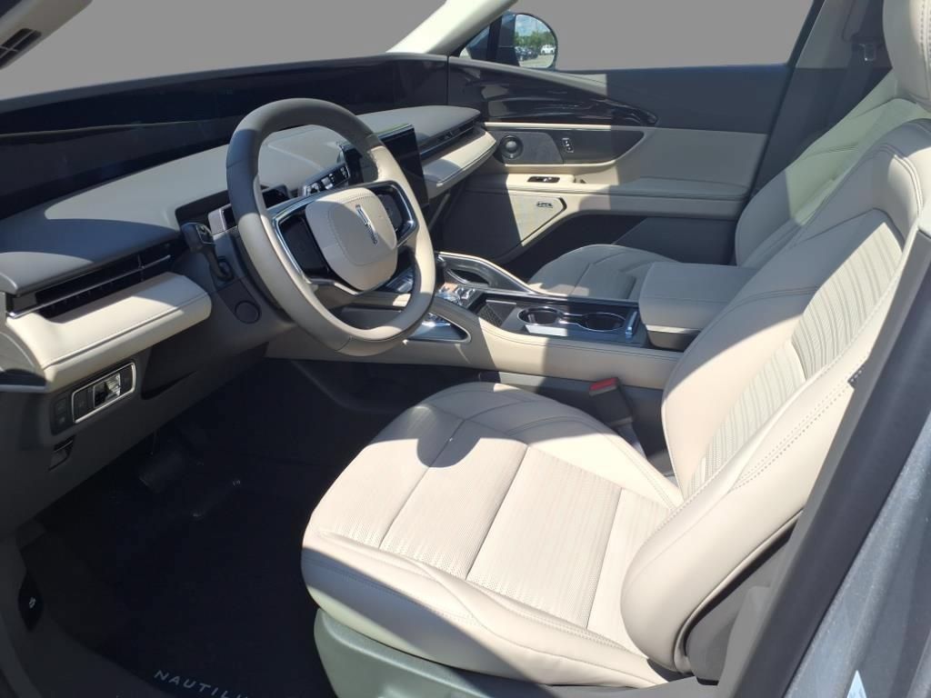 New 2025 Lincoln Nautilus Reserve w/ Jet Appearance Package AWD/4WD image 4